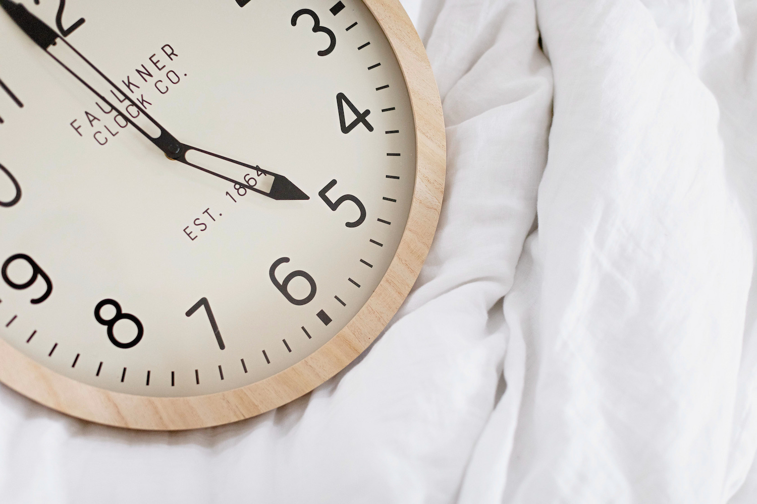 How to Maintain a Sleep Schedule with Daylight Saving Time